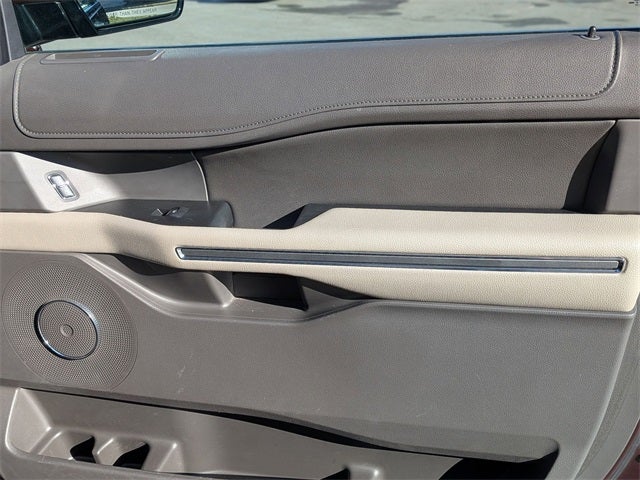 2021 Ford Expedition XLT 202A