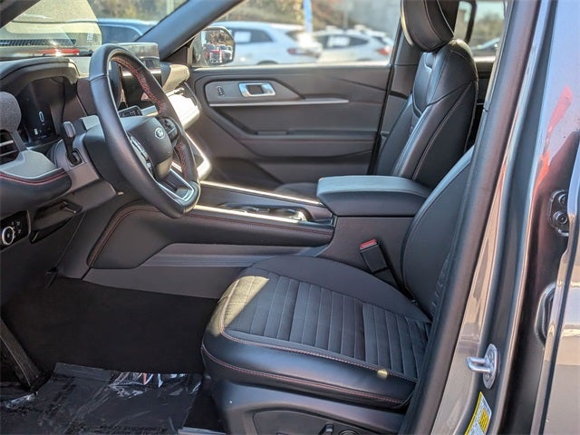 2025 Ford Explorer ST-Line 300A