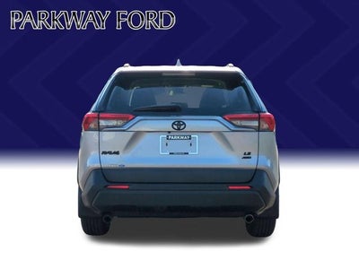 2020 Toyota RAV4 LE