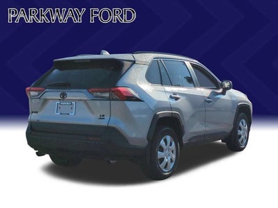 2020 Toyota RAV4 LE