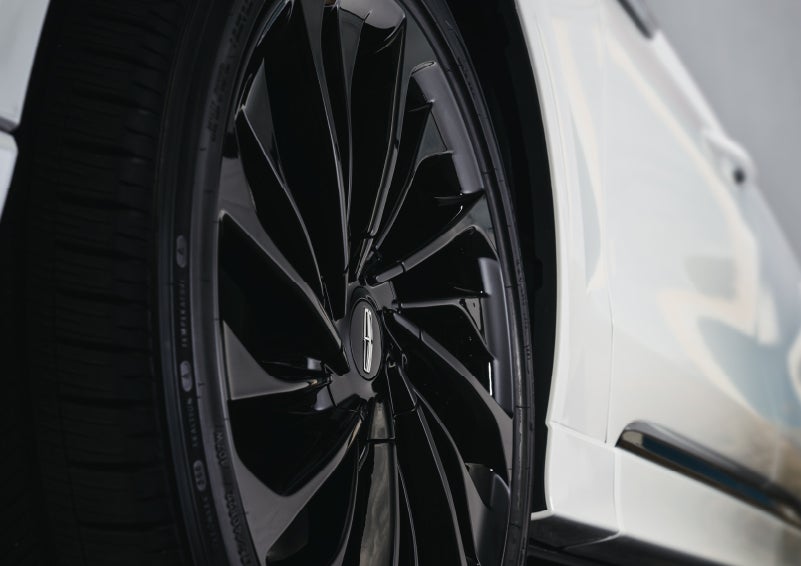 The wheel of the available Jet Appearance package is shown | Parkway Lincoln in Winston Salem NC