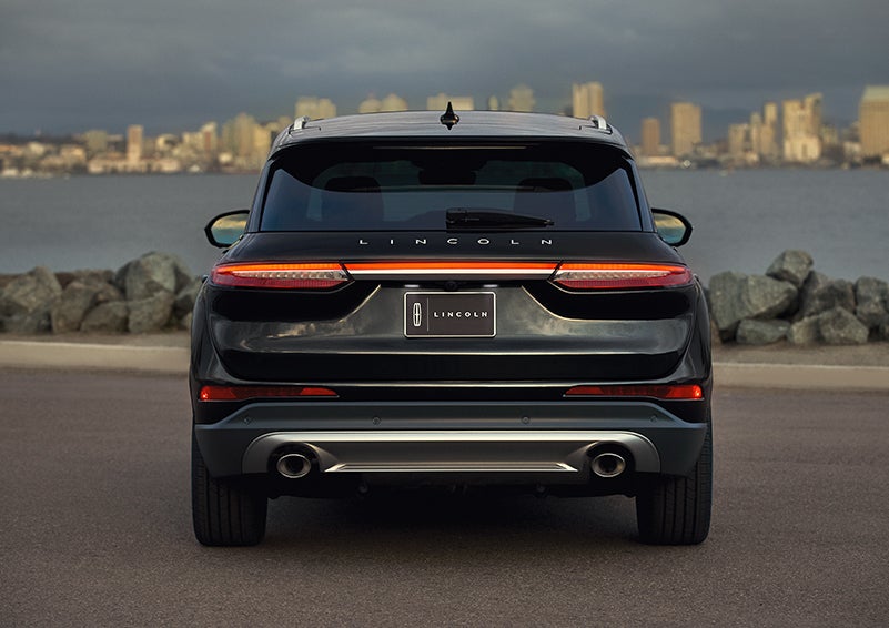 The rear lighting of the 2024 Lincoln Corsair® SUV spans the entire width of the vehicle. | Parkway Lincoln in Winston Salem NC