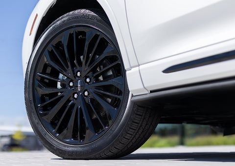 The stylish blacked-out 20-inch wheels from the available Jet Appearance Package are shown. | Parkway Lincoln in Winston Salem NC