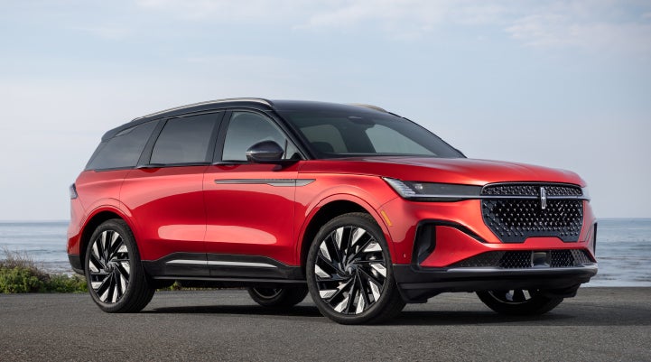 A 2024 Lincoln Nautilus® Reserve model is shown with the stylish available Jet Appearance Package. | Parkway Lincoln in Winston Salem NC