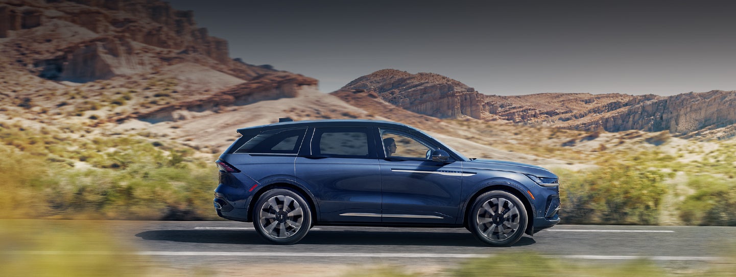 A 2024 Lincoln Nautilus® SUV is being driven in a desert setting. | Parkway Lincoln in Winston Salem NC