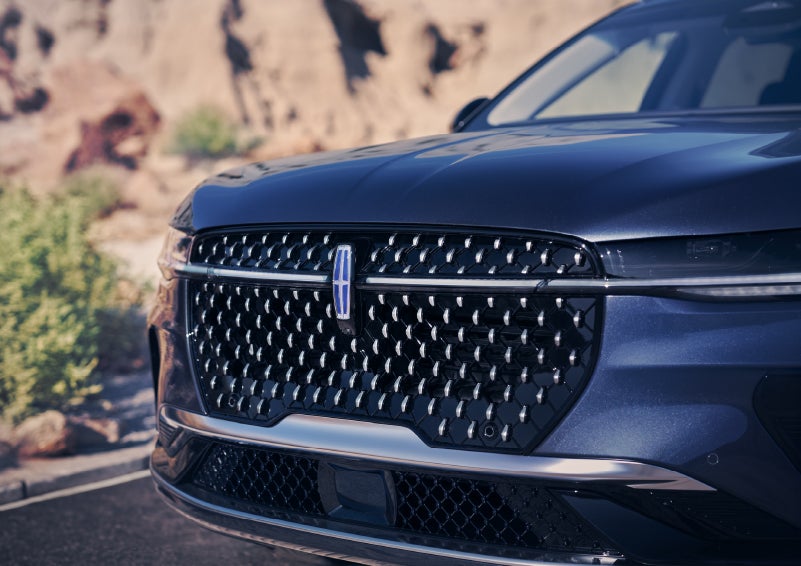 The stylish grille of a 2024 Lincoln Nautilus® SUV sparkles in the sunlight. | Parkway Lincoln in Winston Salem NC