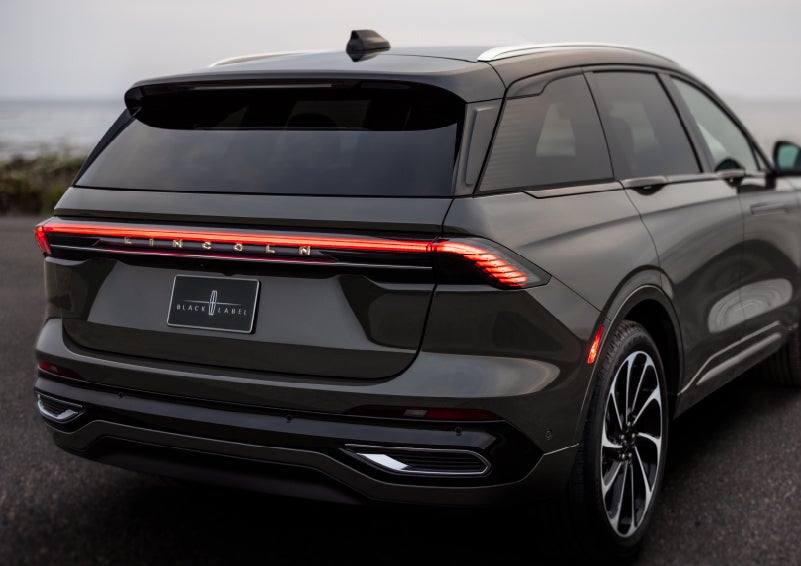 The rear of a 2024 Lincoln Black Label Nautilus® SUV displays full LED rear lighting. | Parkway Lincoln in Winston Salem NC