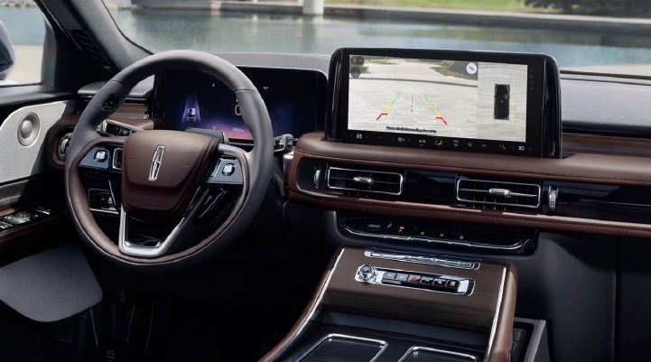 The backup camera of the 2027 Lincoln Aviator® SUV is displayed on screen. | Parkway Lincoln in Winston Salem NC